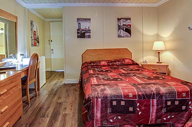 Room with 1 bed at Motel Roberval