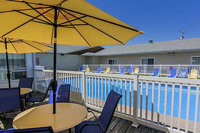 Parasol at the pool of Motel Roberval