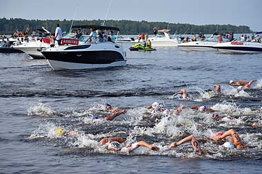 Swimmers at la Traversée du Lac St-Jean
